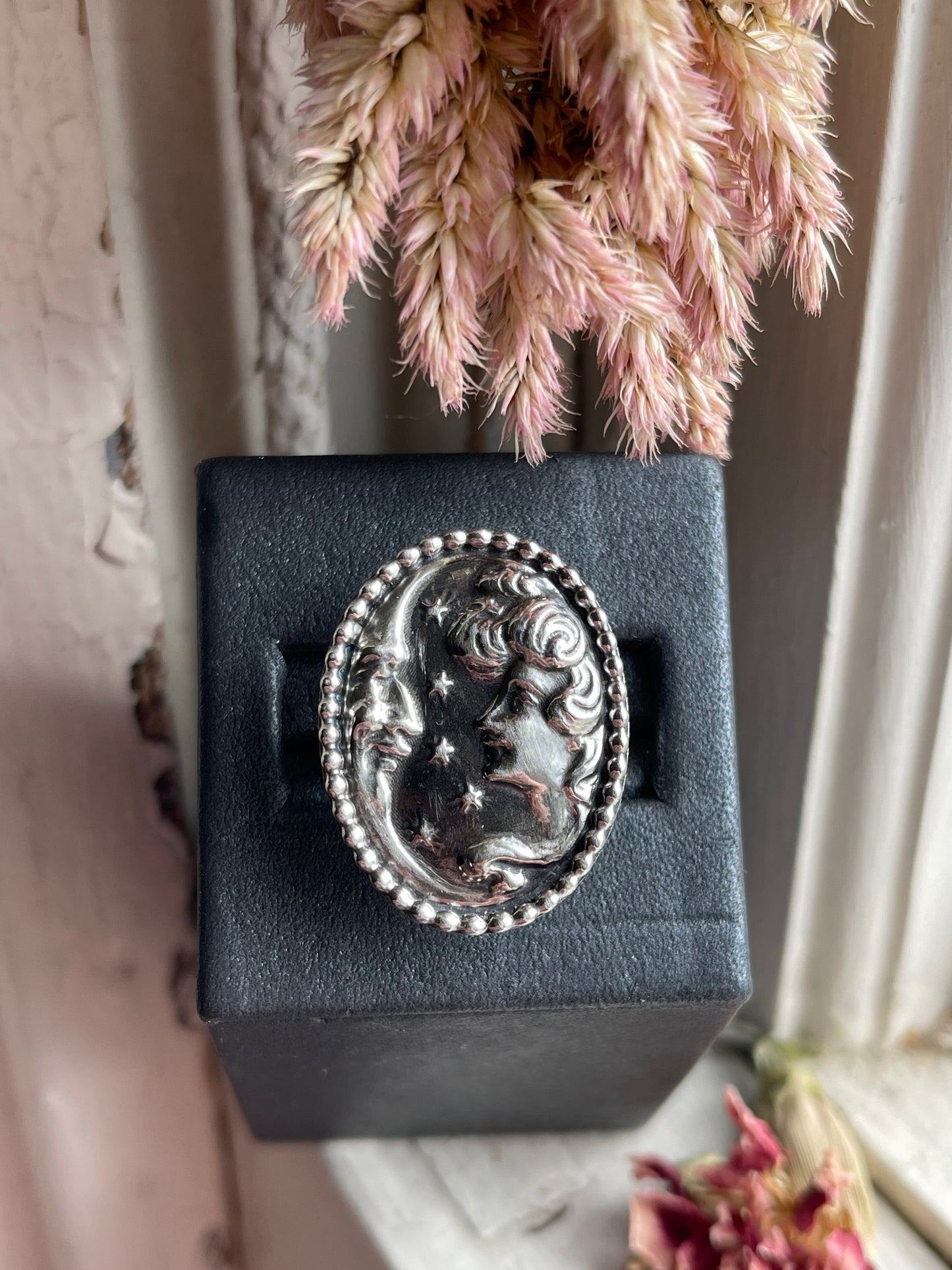 MTO Lady & The Moon Ring