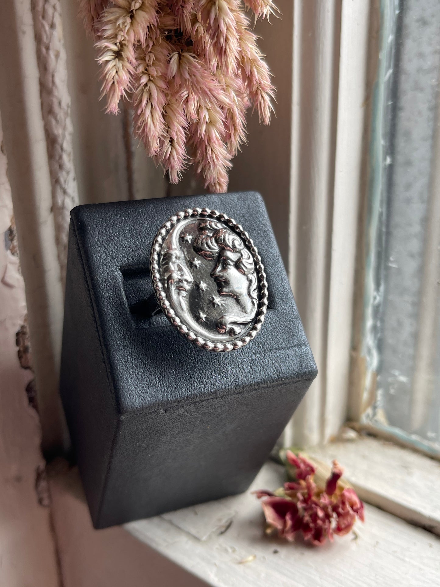 MTO Lady & The Moon Ring
