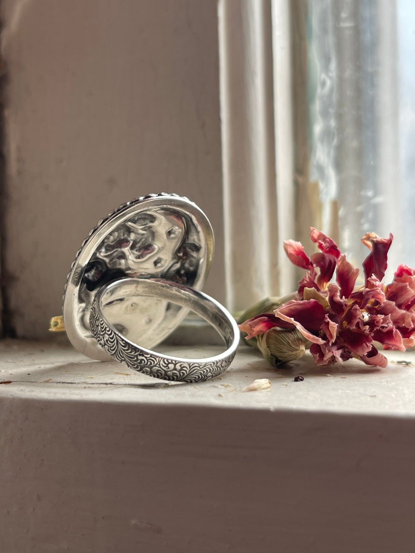 MTO Lady & The Moon Ring