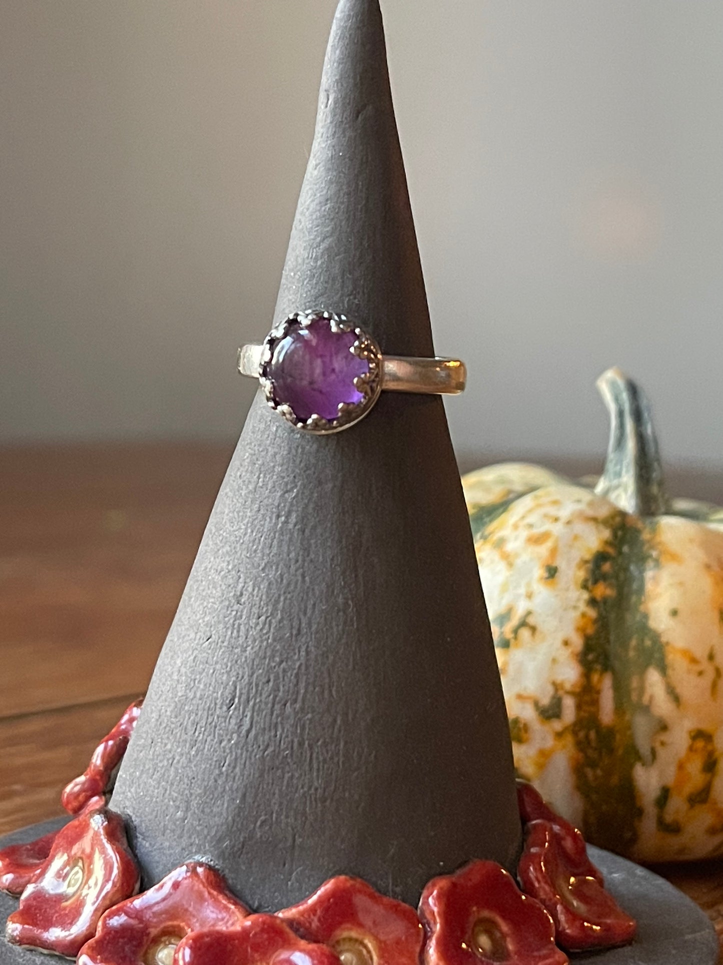 *Your Aura is Purple! Amethyst Solitaire Ring Size 8 3/4